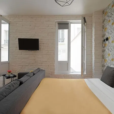 Contemporary Just Steps From The Champ De Mars Paris